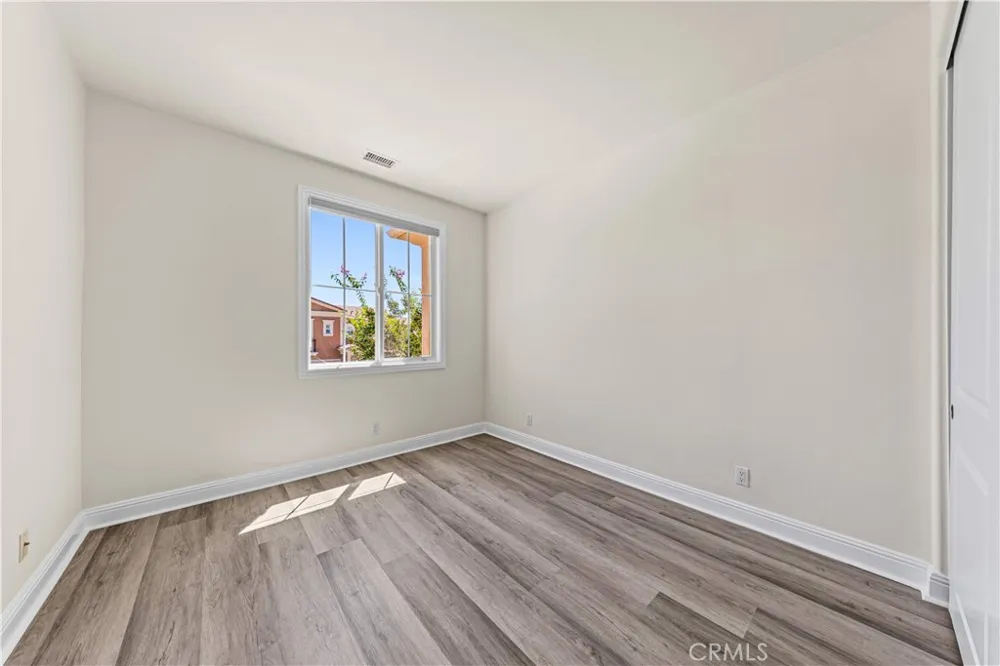 33 Manzanillo Lake Forest, CA 92630