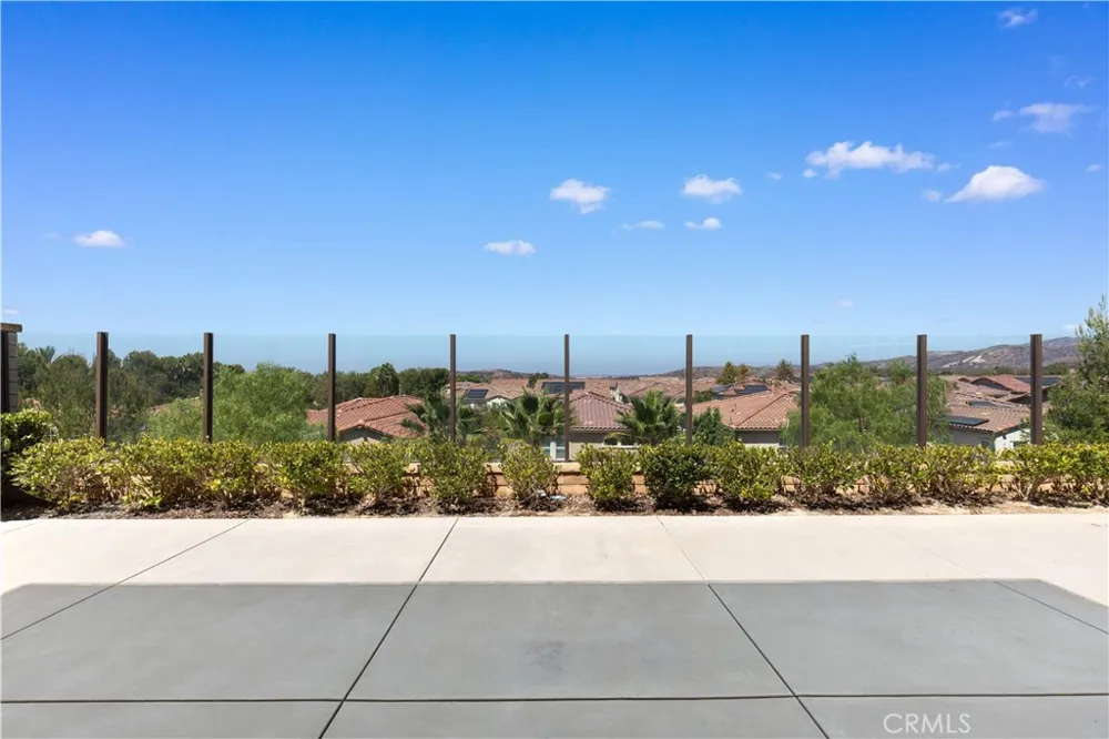 33 Manzanillo Lake Forest, CA 92630
