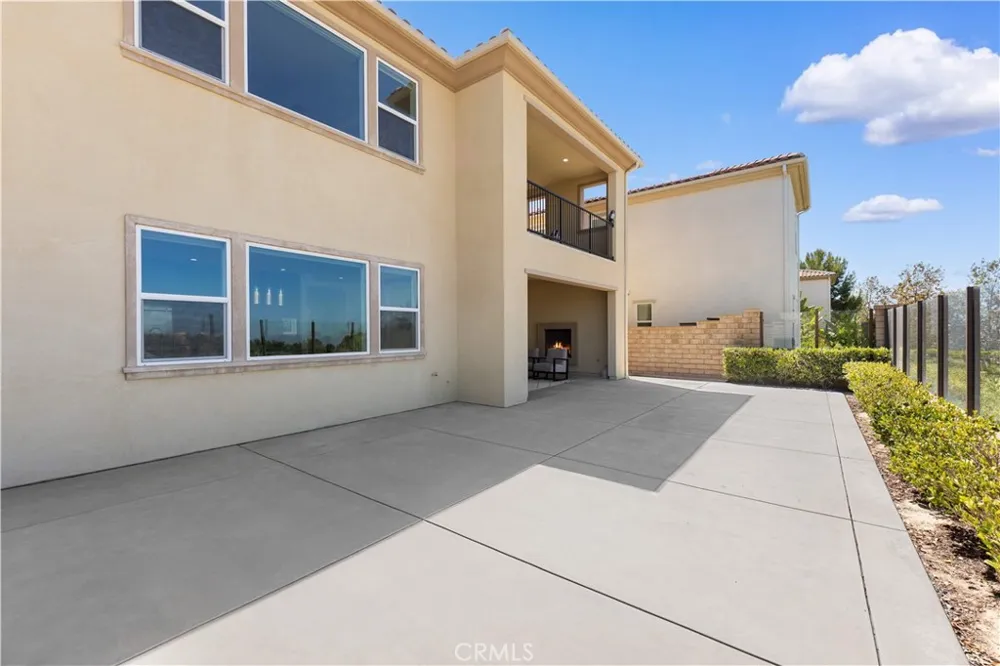 33 Manzanillo Lake Forest, CA 92630