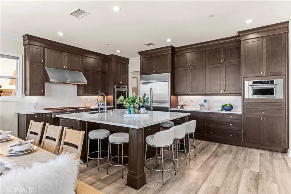33 Manzanillo Lake Forest, CA 92630