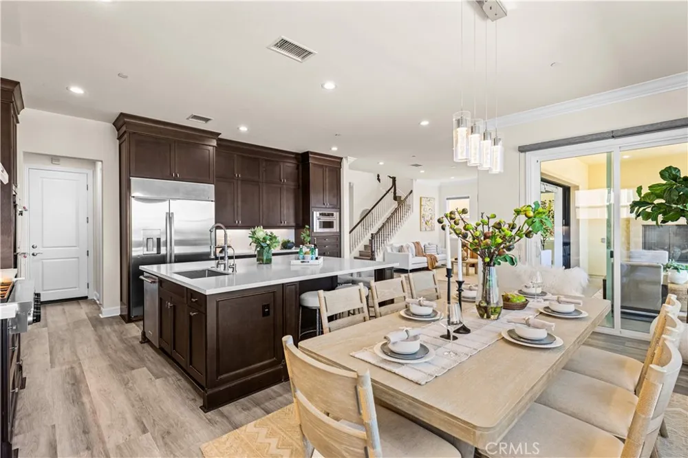 33 Manzanillo Lake Forest, CA 92630