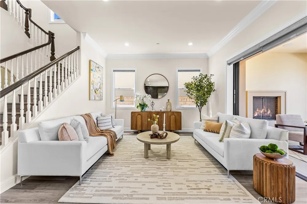 33 Manzanillo Lake Forest, CA 92630