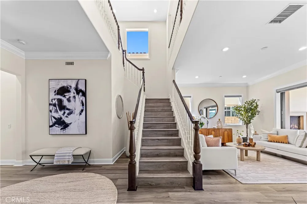 33 Manzanillo Lake Forest, CA 92630