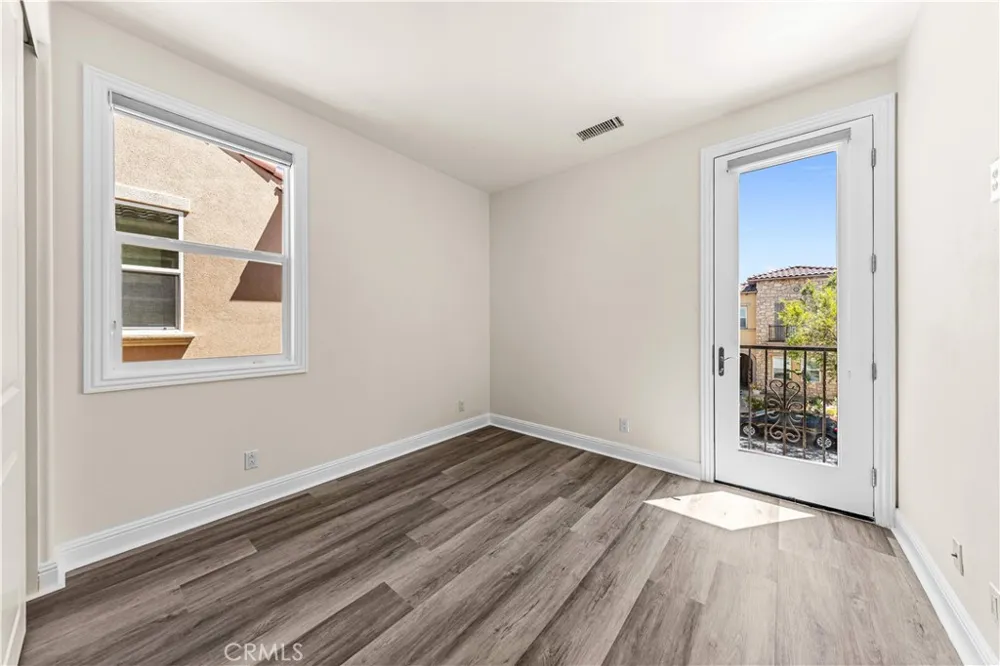 33 Manzanillo Lake Forest, CA 92630