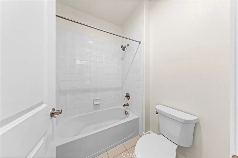 33 Manzanillo Lake Forest, CA 92630