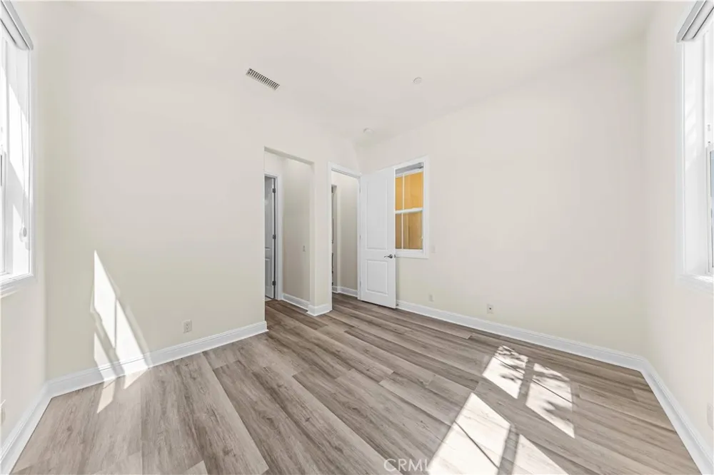 33 Manzanillo Lake Forest, CA 92630