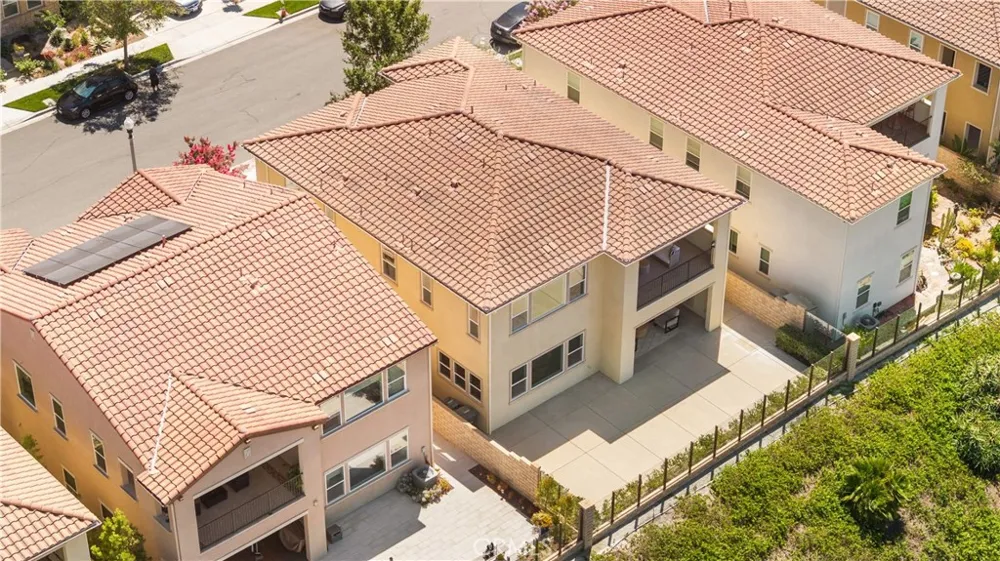 33 Manzanillo Lake Forest, CA 92630