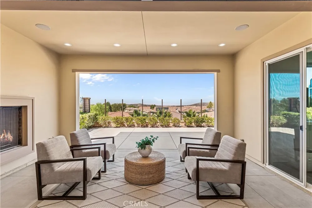 33 Manzanillo Lake Forest, CA 92630