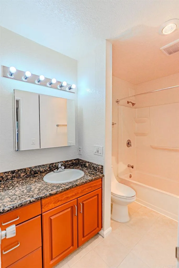 1085 12th St #F Imperial Beach, CA 91932