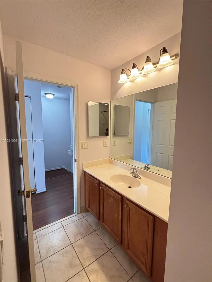 9241 Chambers St #0 Tamarac, FL 33321