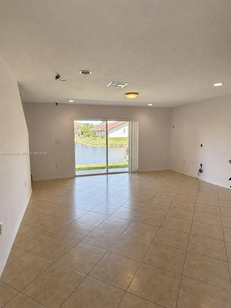 9241 Chambers St #0 Tamarac, FL 33321
