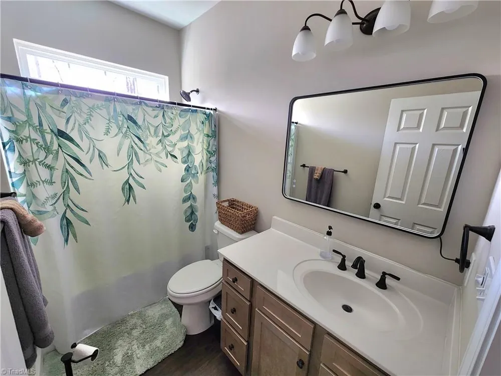 587 Seven Springs Parkway Ararat, VA 24328