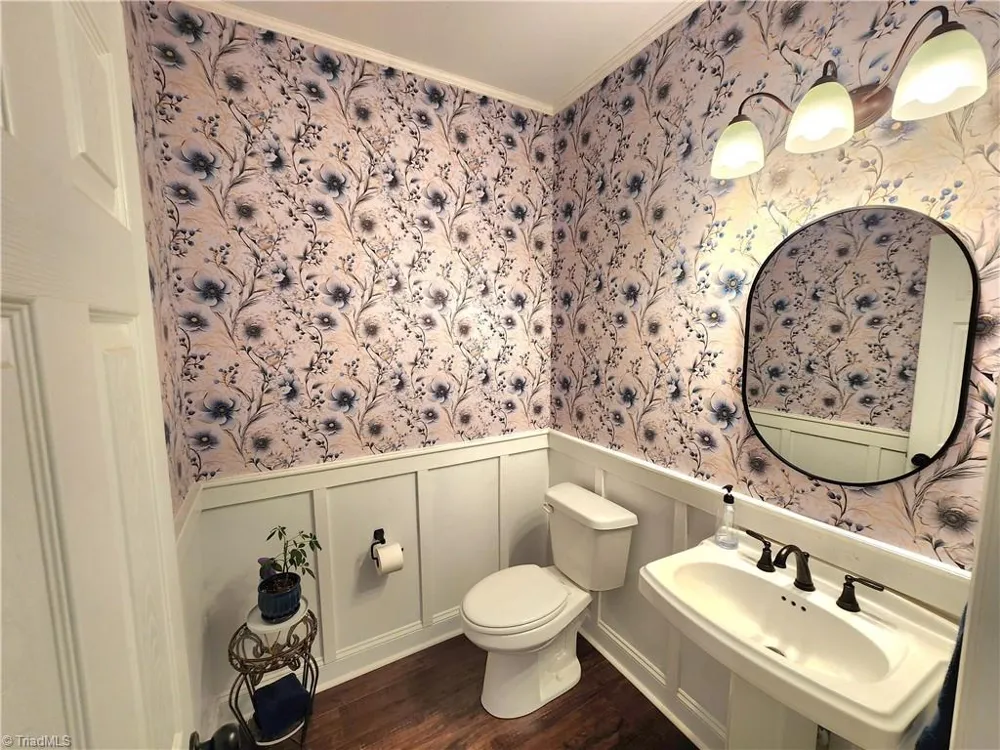 587 Seven Springs Parkway Ararat, VA 24328