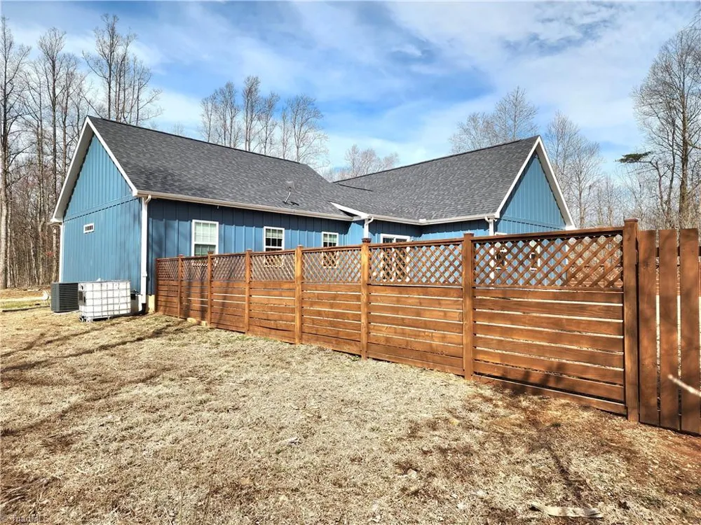 587 Seven Springs Parkway Ararat, VA 24328