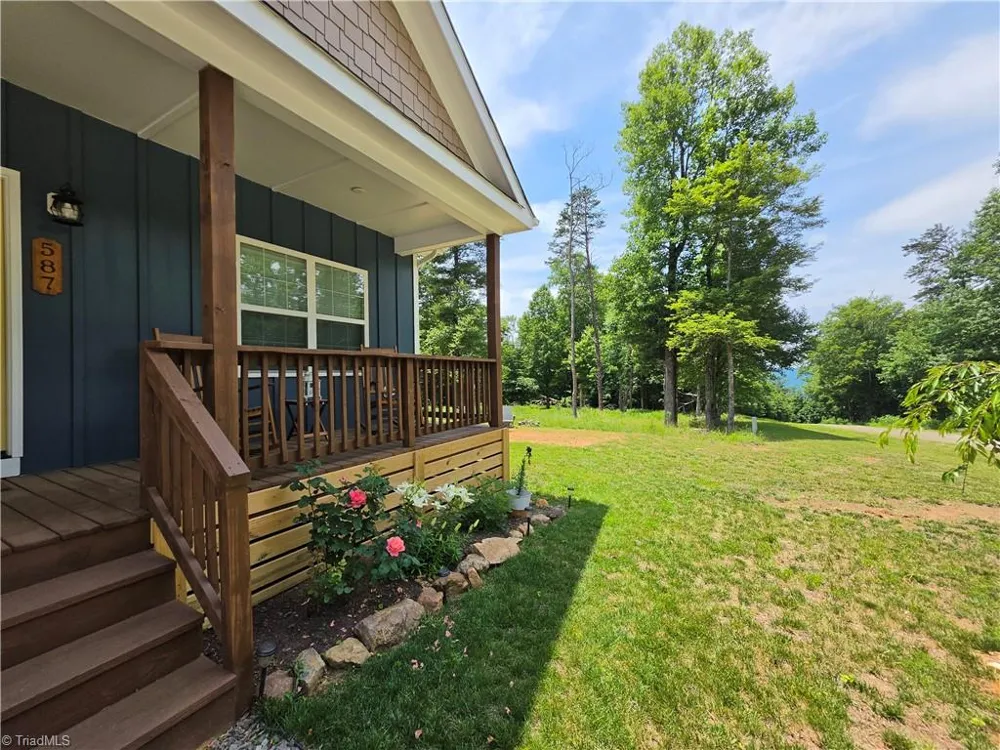 587 Seven Springs Parkway Ararat, VA 24328