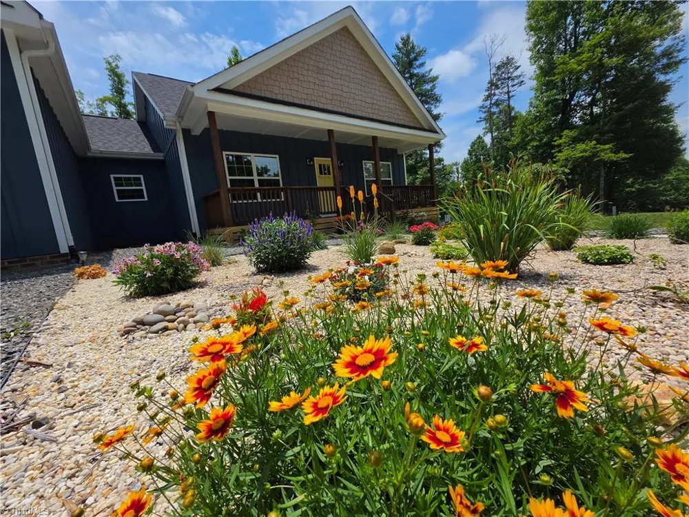 587 Seven Springs Parkway Ararat, VA 24328