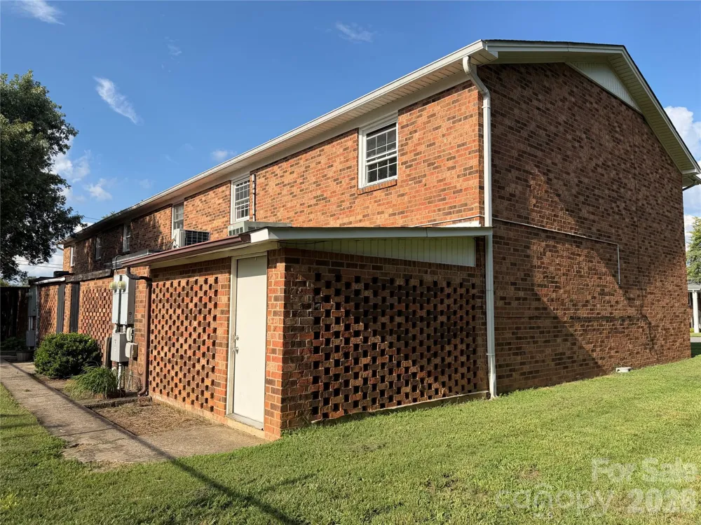 155 NW 17th Street NW #F1 Hickory, NC 28601