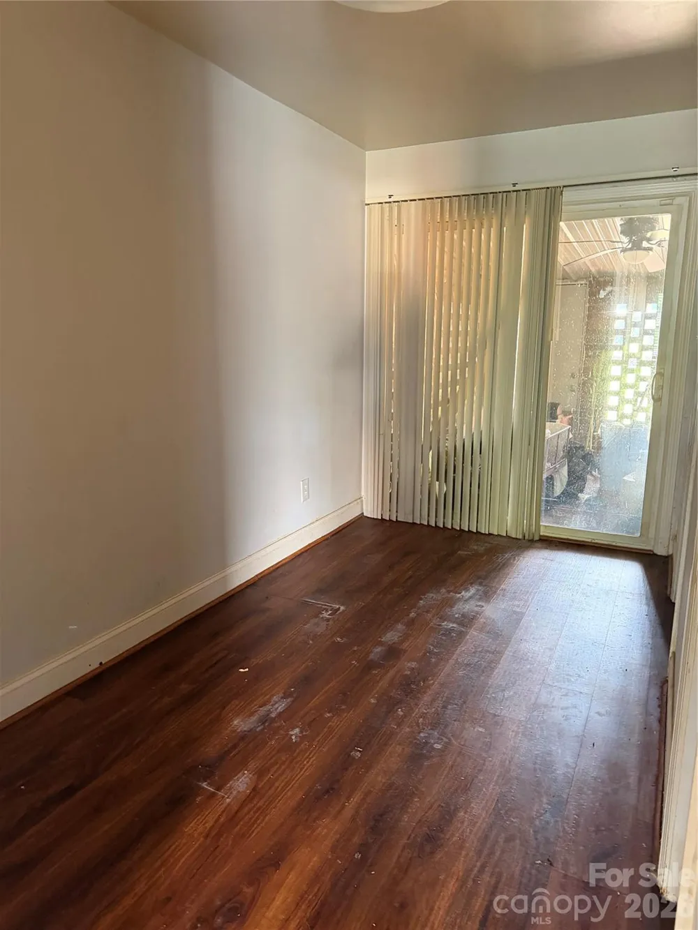 155 NW 17th Street NW #F1 Hickory, NC 28601