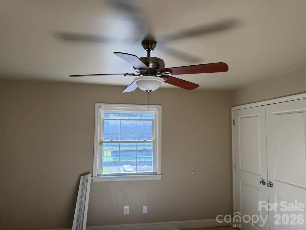 155 NW 17th Street NW #F1 Hickory, NC 28601