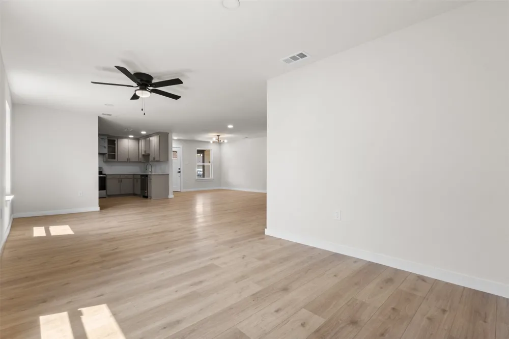 314 NW 15th Street Grand Prairie, TX 75050