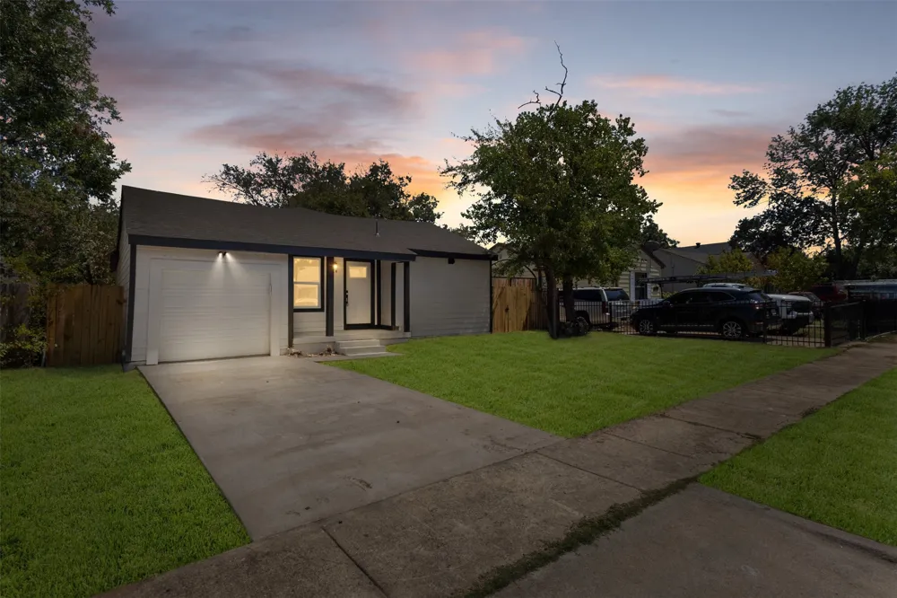 314 NW 15th Street Grand Prairie, TX 75050