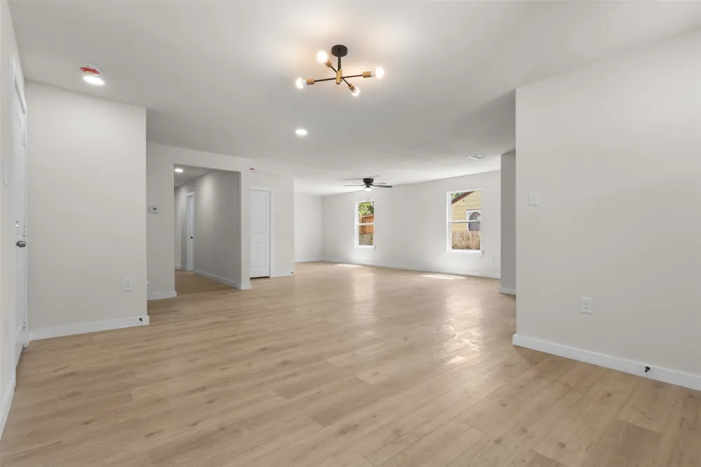 314 NW 15th Street Grand Prairie, TX 75050