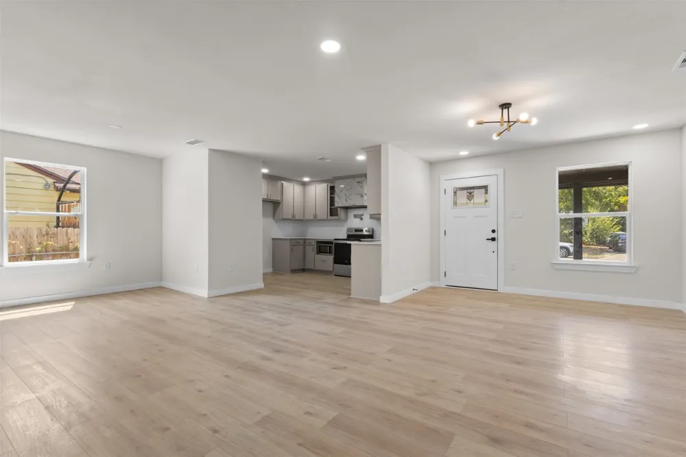 314 NW 15th Street Grand Prairie, TX 75050