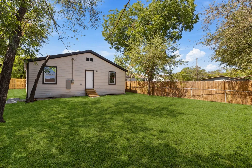 314 NW 15th Street Grand Prairie, TX 75050