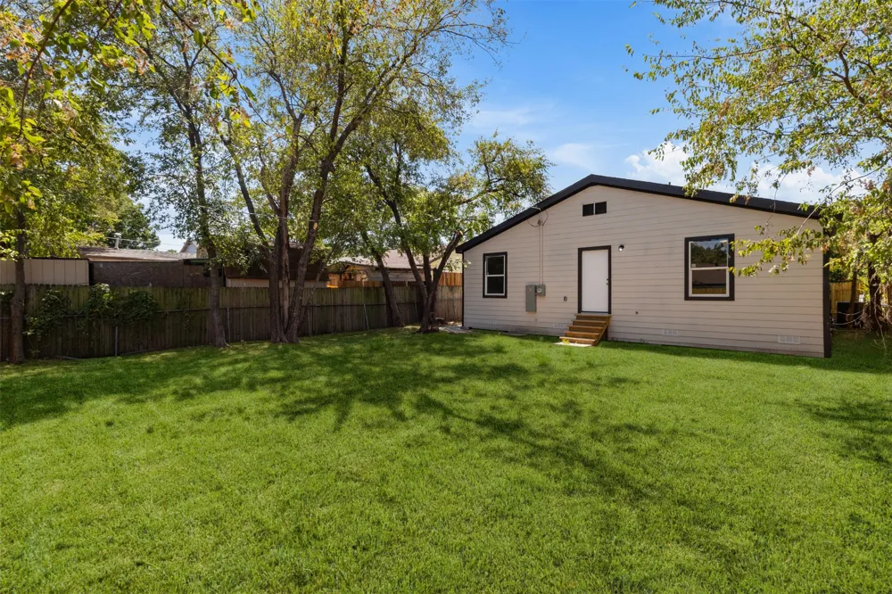 314 NW 15th Street Grand Prairie, TX 75050