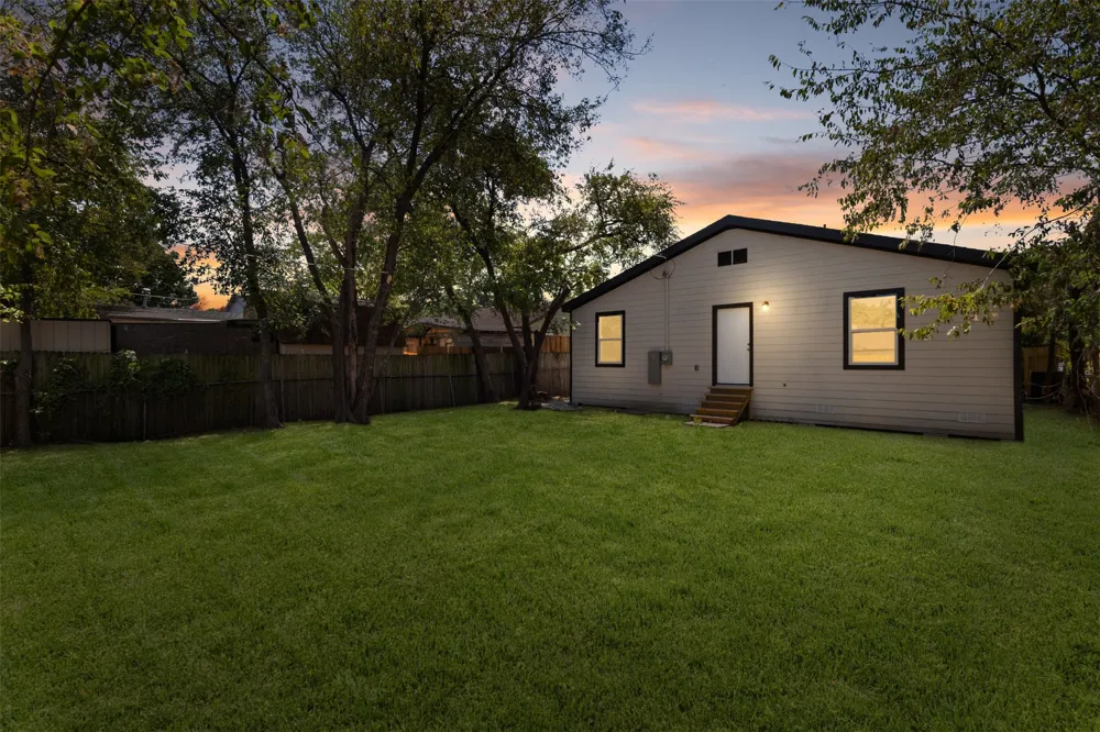 314 NW 15th Street Grand Prairie, TX 75050