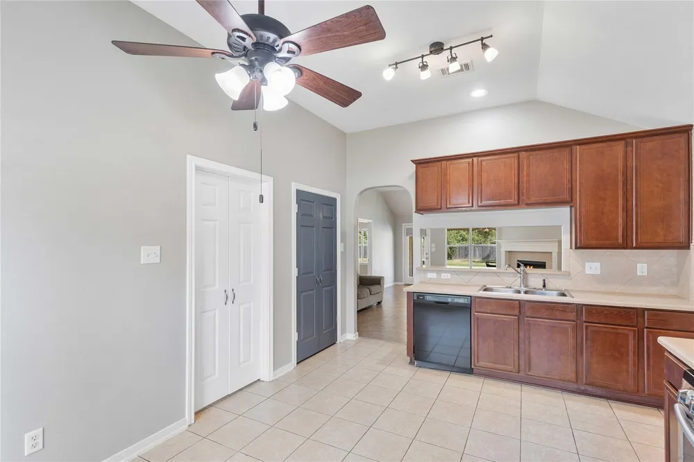 11418 Walraven Drive Houston, TX 77336