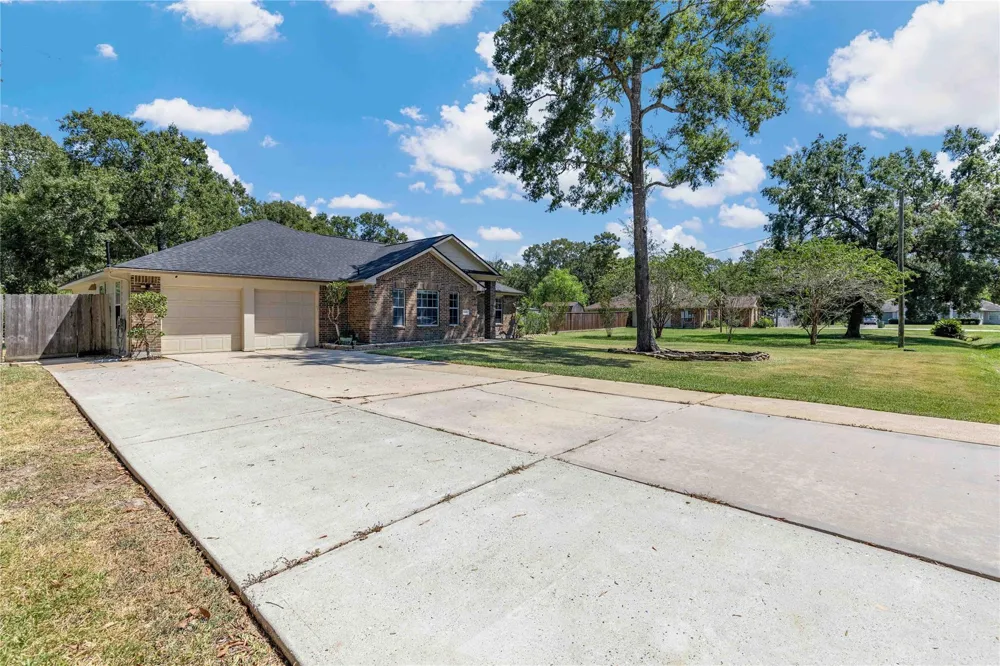 11418 Walraven Drive Houston, TX 77336