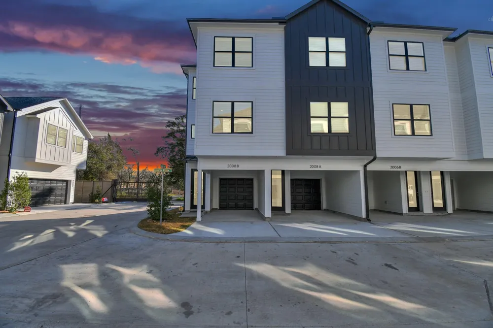 2002 Laverne Willow Lane #B Houston, TX 77080
