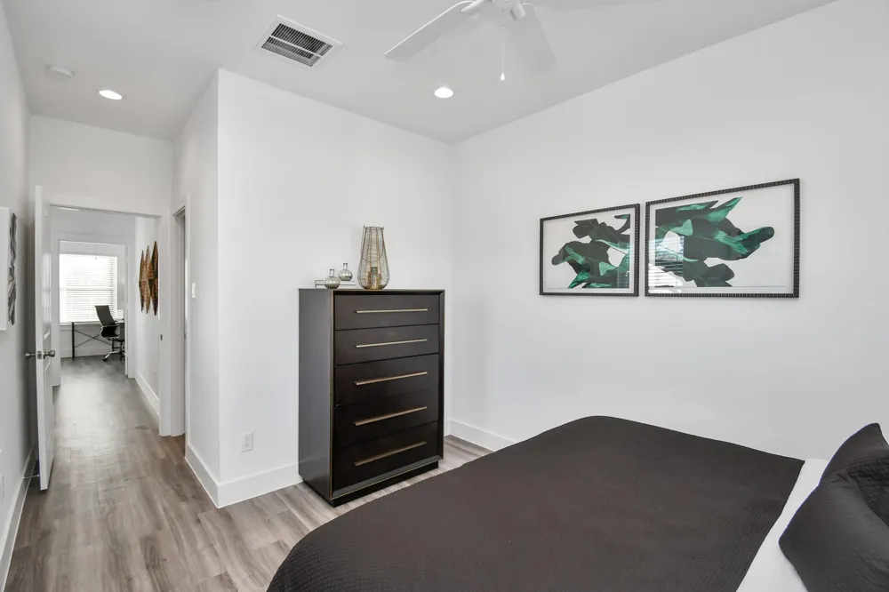 2002 Laverne Willow Lane #B Houston, TX 77080