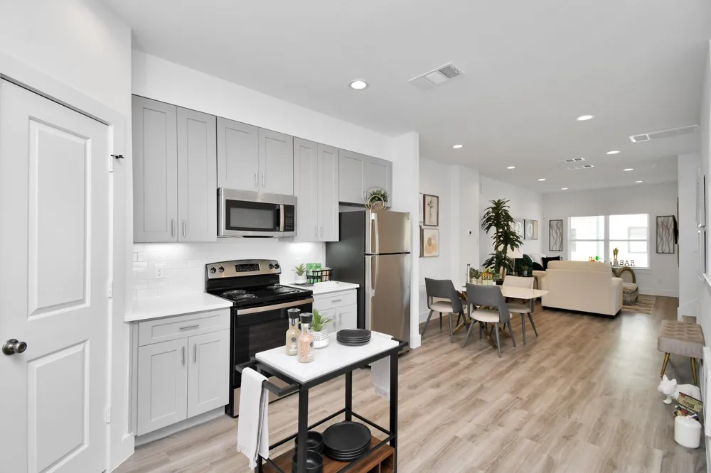 2002 Laverne Willow Lane #B Houston, TX 77080