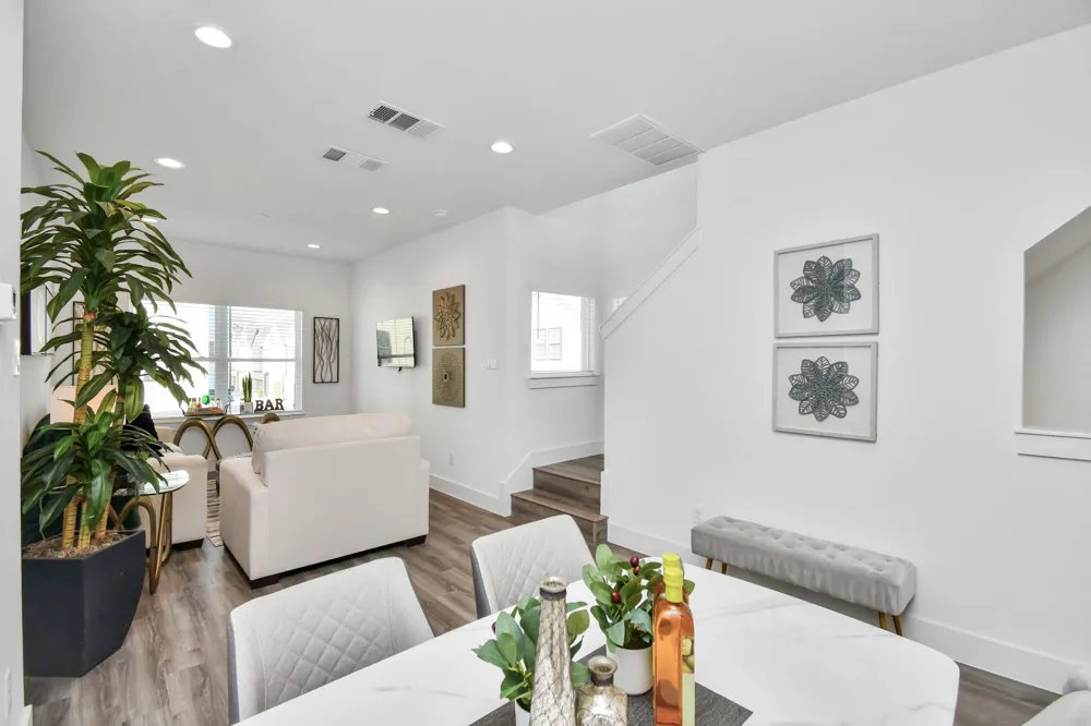 2002 Laverne Willow Lane #B Houston, TX 77080