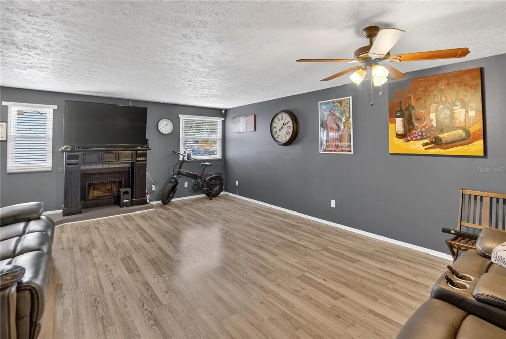 6424 ROCKPOINTE DRIVE Tampa, FL 33634