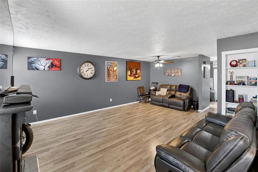 6424 ROCKPOINTE DRIVE Tampa, FL 33634