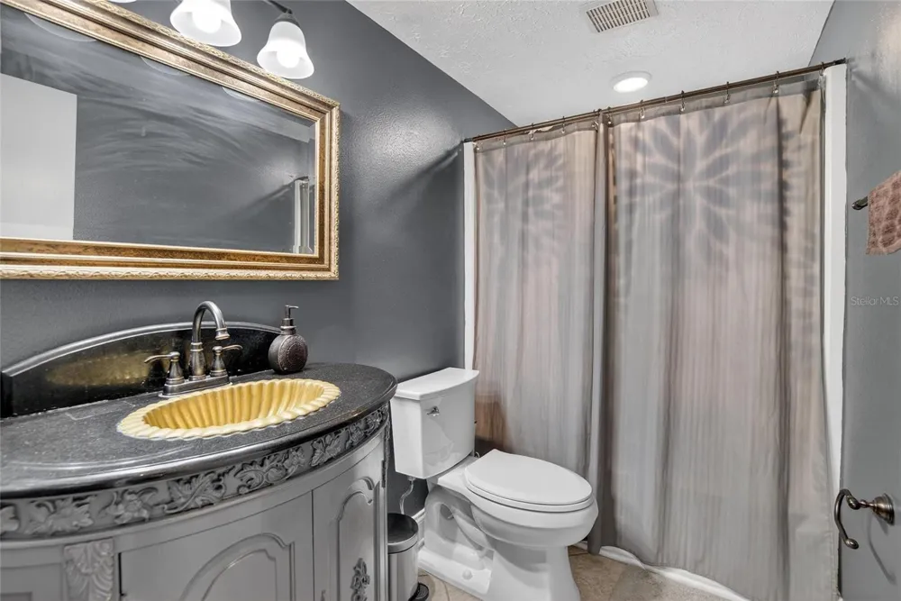6424 ROCKPOINTE DRIVE Tampa, FL 33634