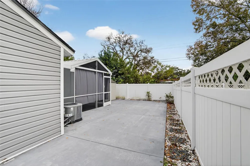 6424 ROCKPOINTE DRIVE Tampa, FL 33634