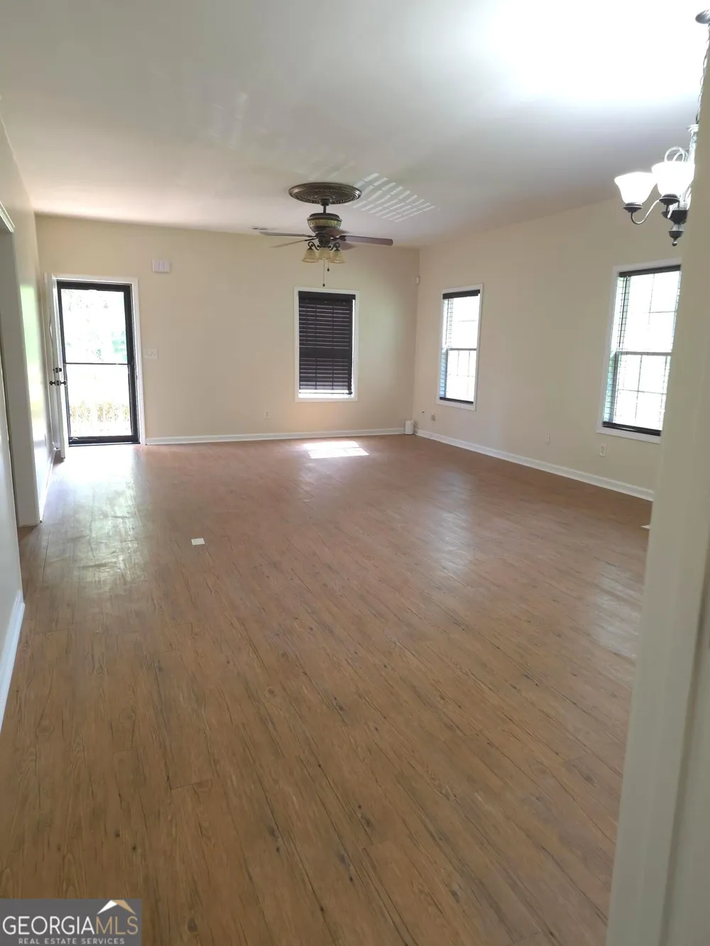 8146 Thompson ST Douglasville, GA 30134