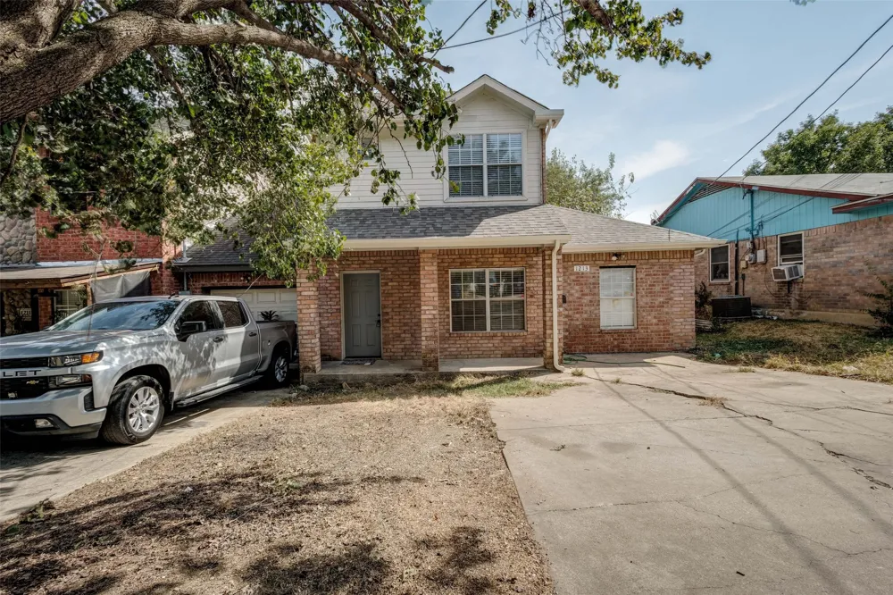 1213 College Street Grand Prairie, TX 75050