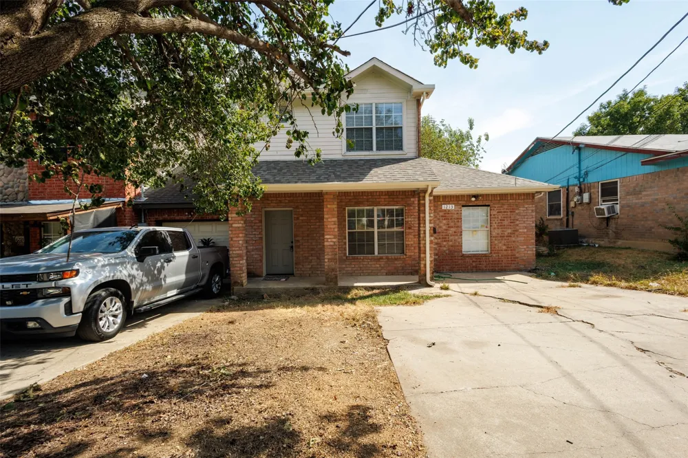1213 College Street Grand Prairie, TX 75050