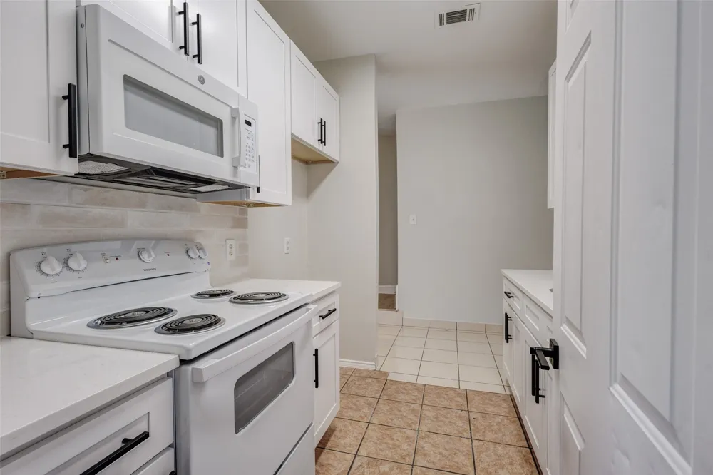 1213 College Street Grand Prairie, TX 75050