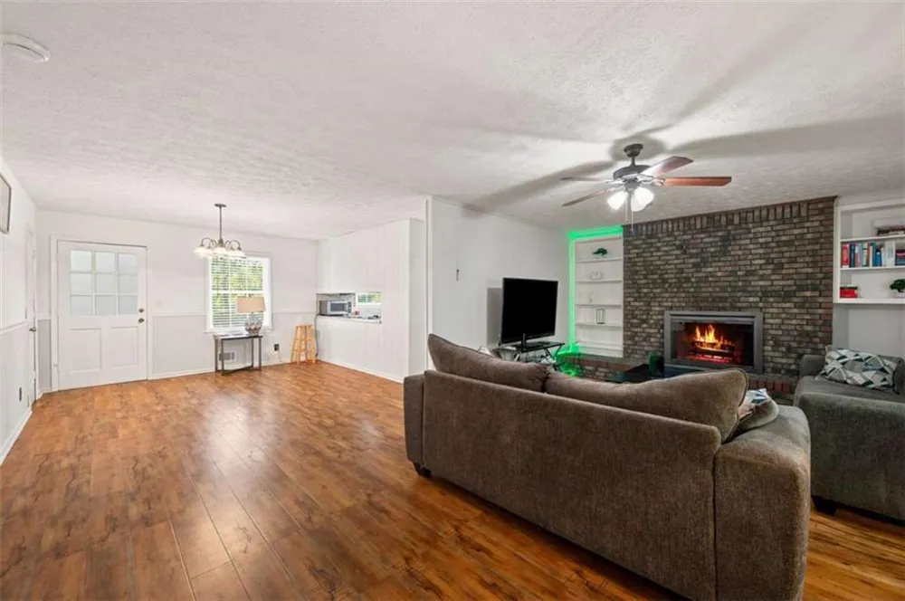 556 Auburn Road Auburn, GA 30011