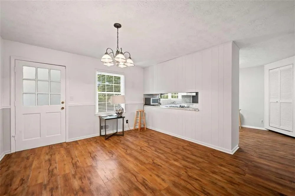 556 Auburn Road Auburn, GA 30011