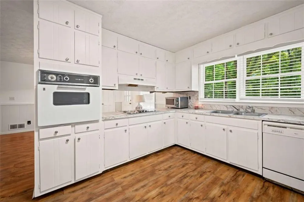 556 Auburn Road Auburn, GA 30011
