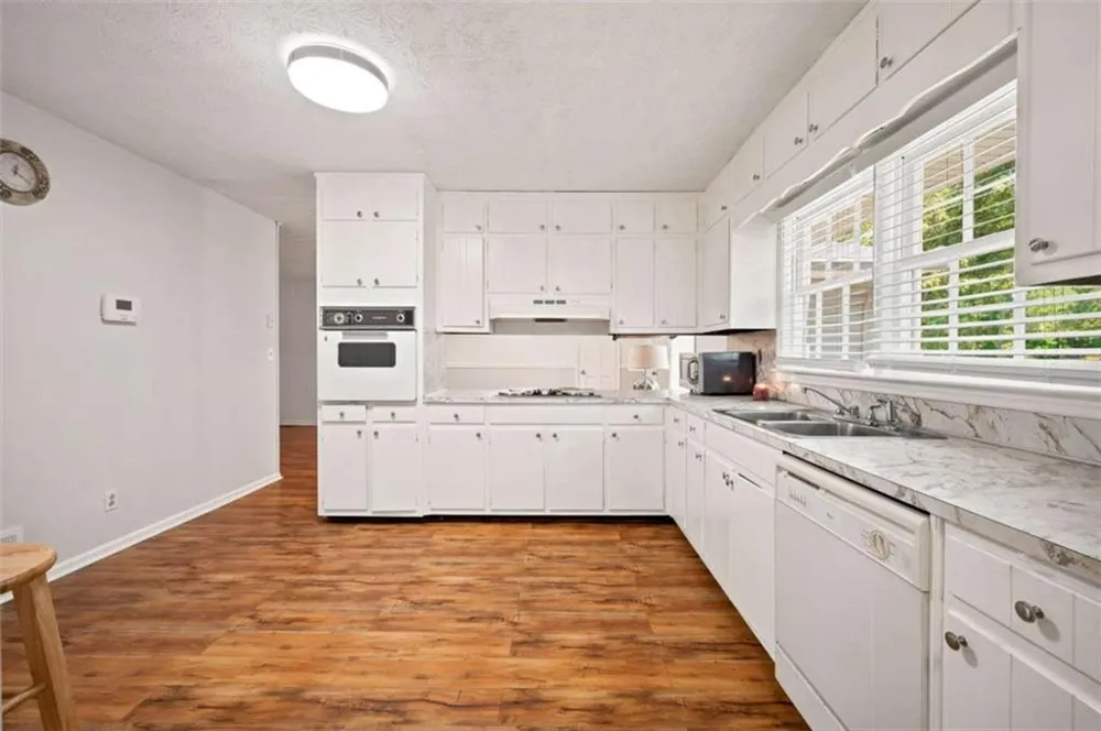 556 Auburn Road Auburn, GA 30011