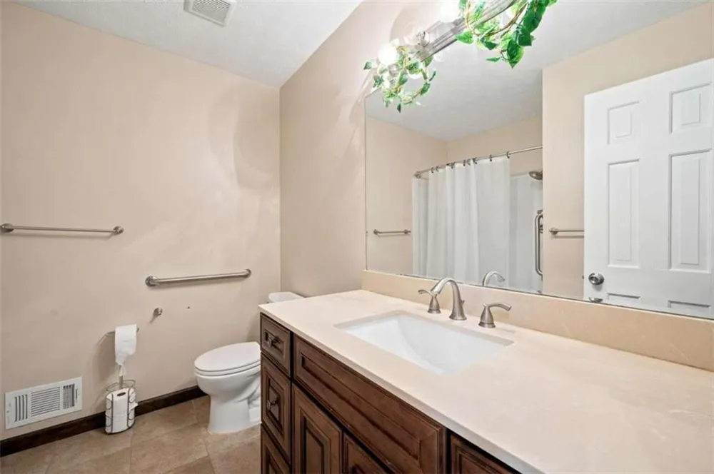 556 Auburn Road Auburn, GA 30011