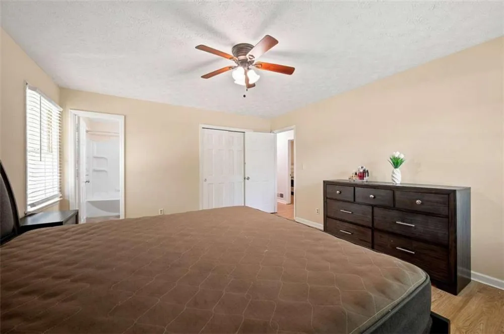 556 Auburn Road Auburn, GA 30011
